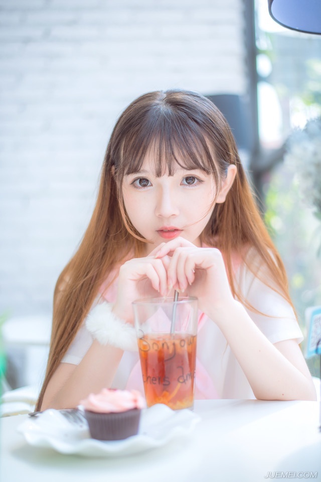 努力只能及格，拼命才能优秀。要么出众，要么出局，这是人生真谛。